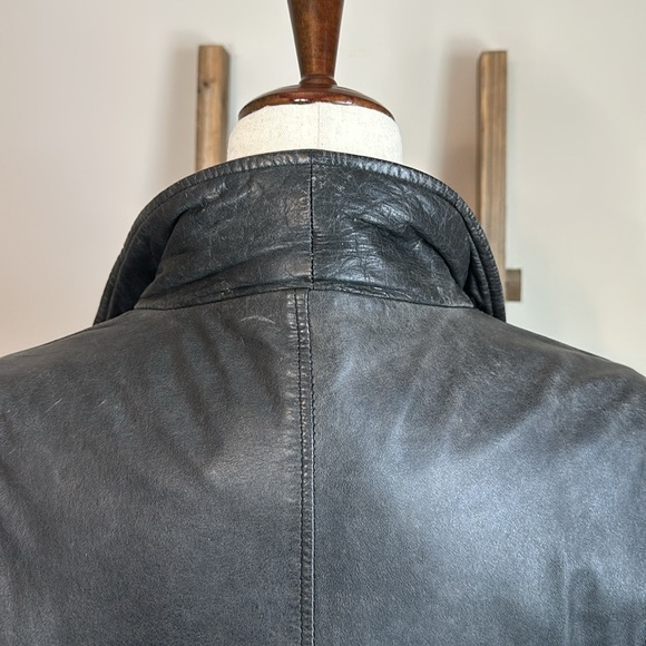 Vintage Woman’s 1990s Leather Jacket Venezia Sportswear with Shoulder Pads GUC - Picture 9 of 17